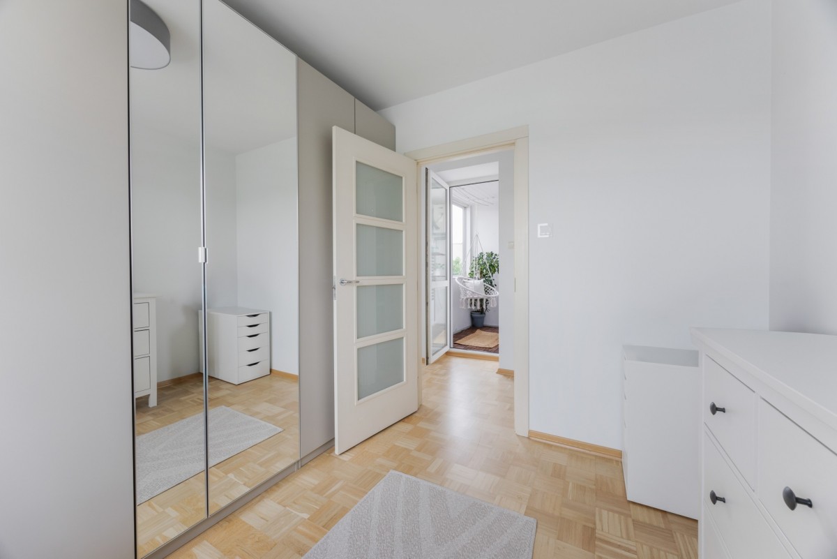 Warszawa · ul. Powstańców Śląskich — 12