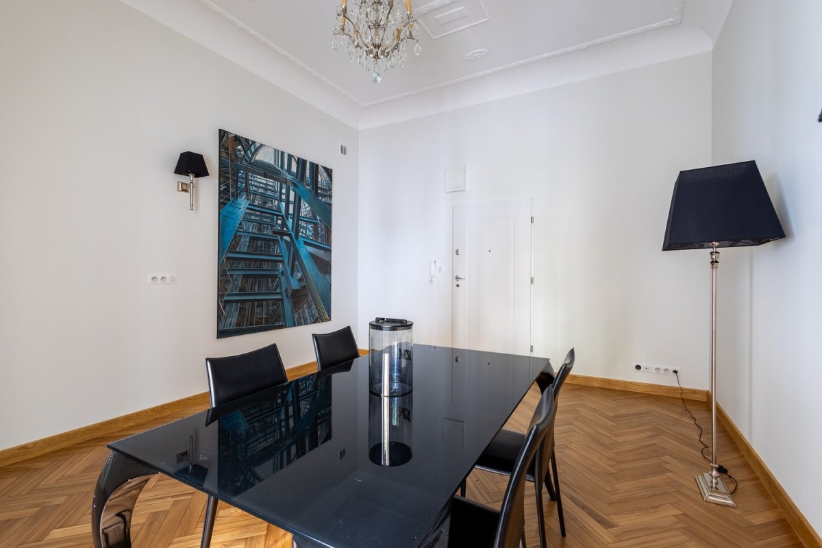 Warszawa · ul. Lwowska — 18