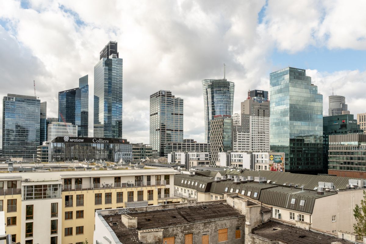 Warszawa · ul. Żelazna — 9
