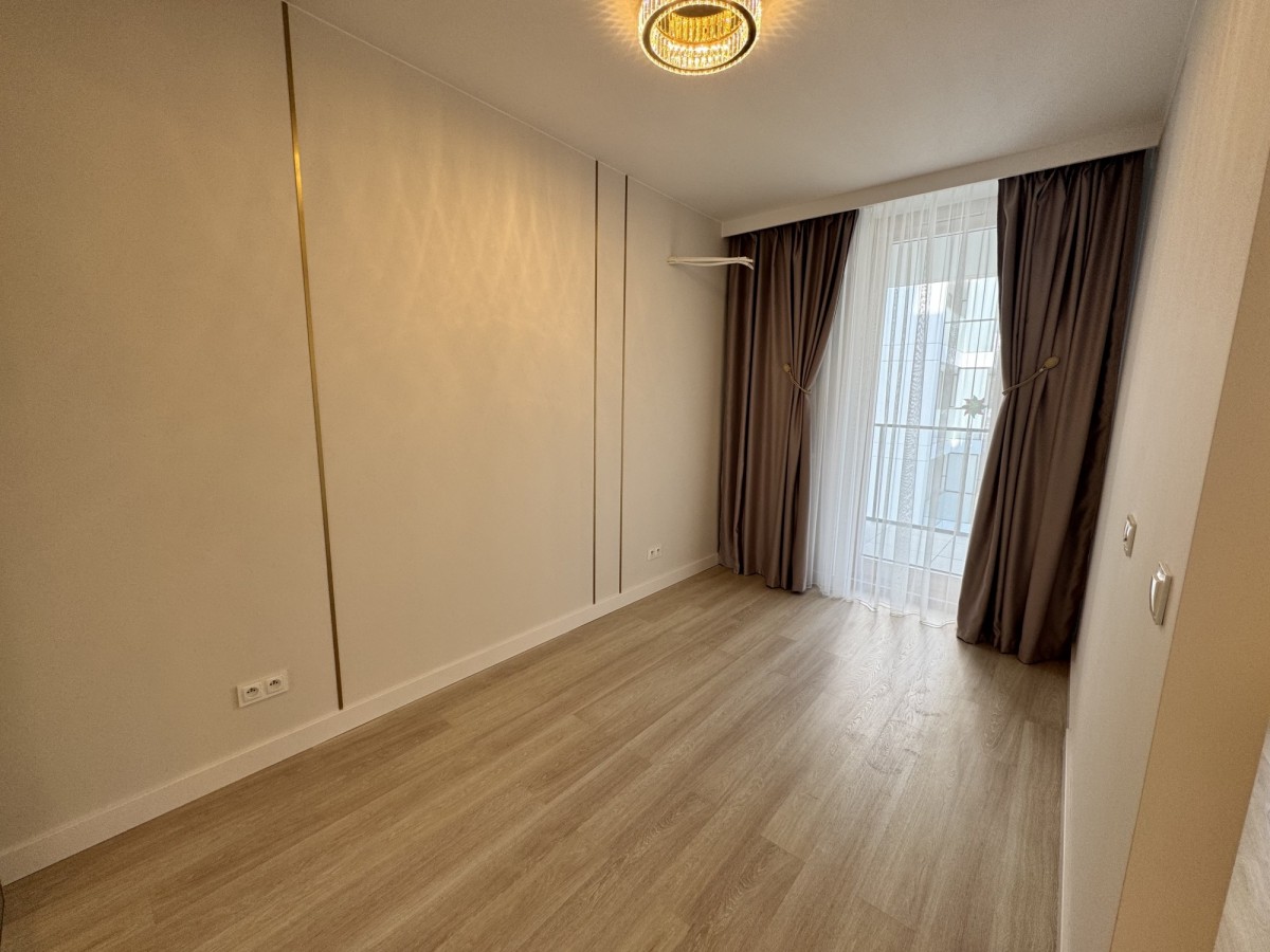 Warszawa · ul. Chmielna — 13
