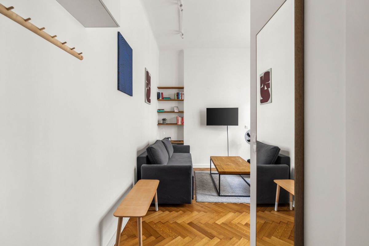 Warszawa · ul. Hoża — 5