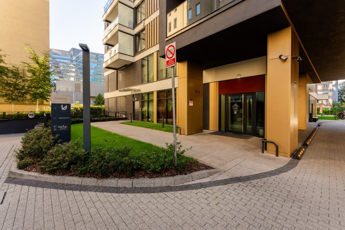 Warszawa · ul. Grzybowska — 21