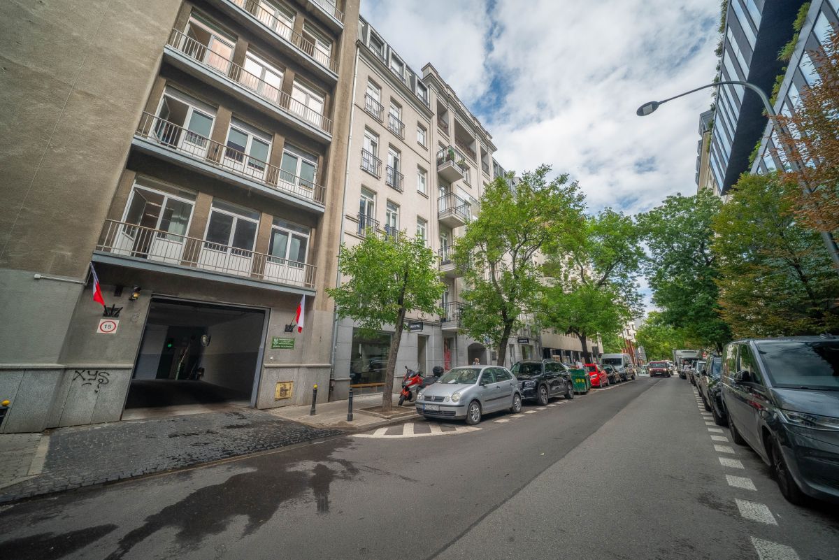Warszawa · ul. Wilcza — 26