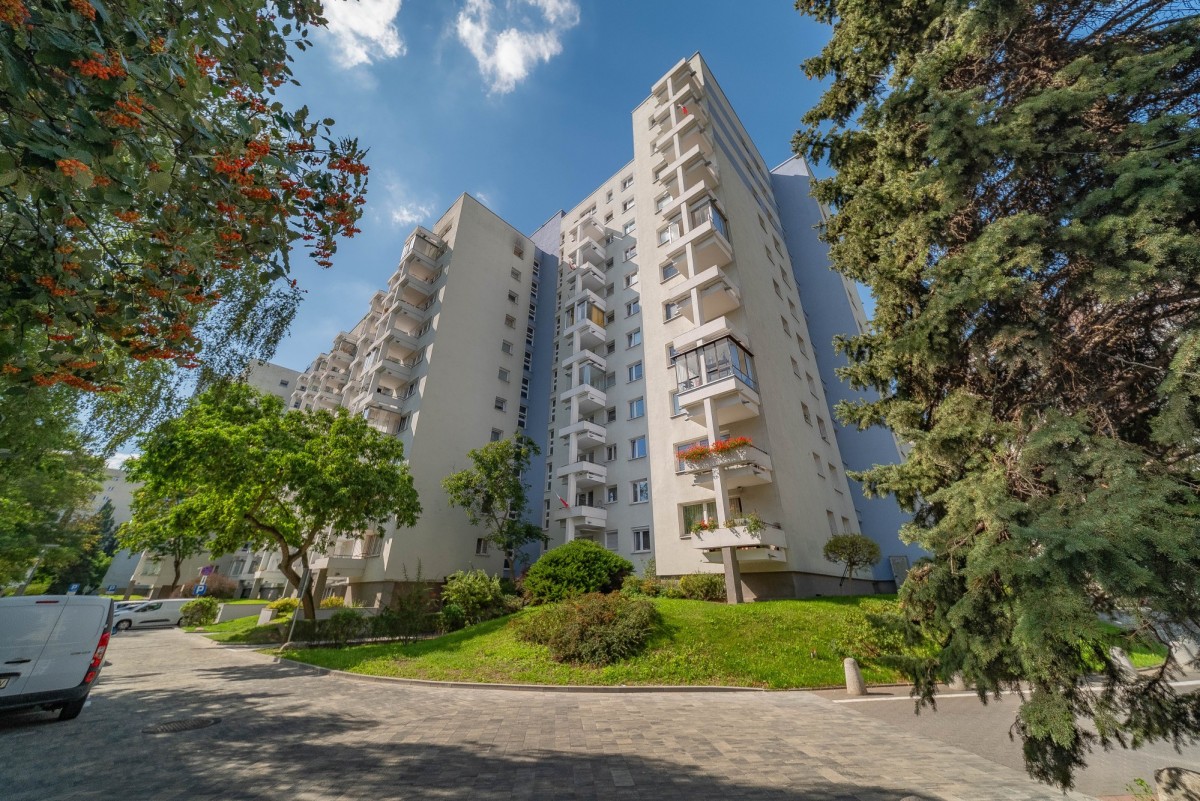 Warszawa · ul. Jana Sebastiana Bacha — 17