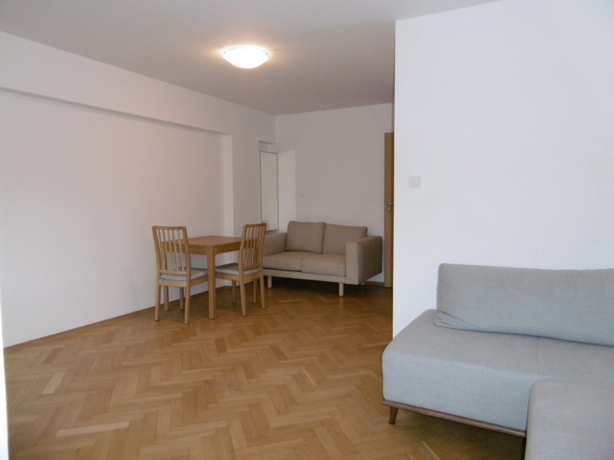 Warszawa · Śródmieście — 6
