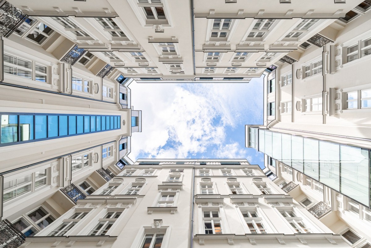 Warszawa · ul. Foksal — 12