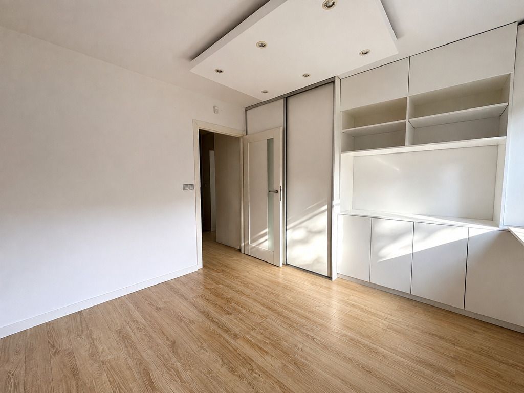 Warszawa · ul. Lajosa Kossutha — 8