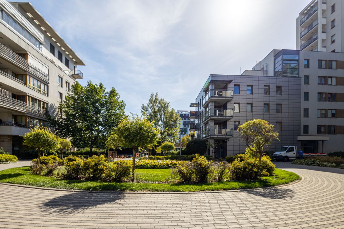Warszawa · ul. Obrzeżna — 19
