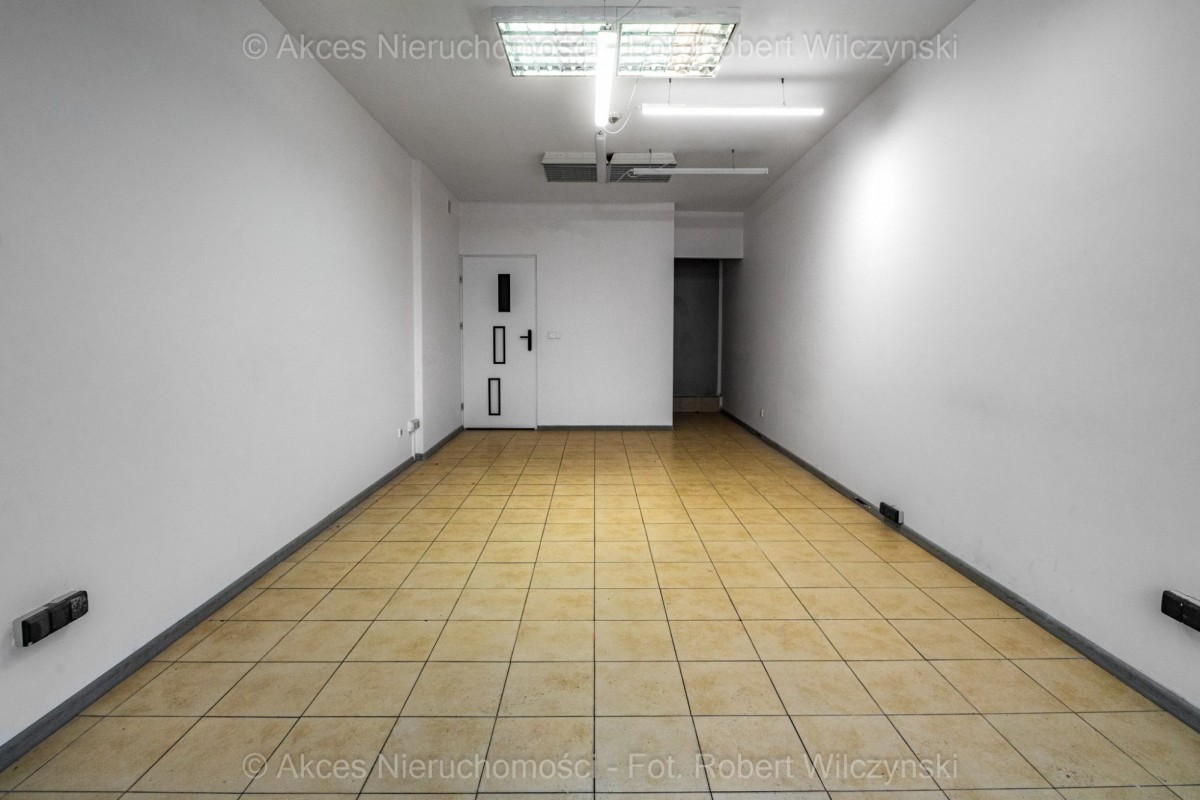 Warszawa · al. Aleja Jana Pawła II — 4