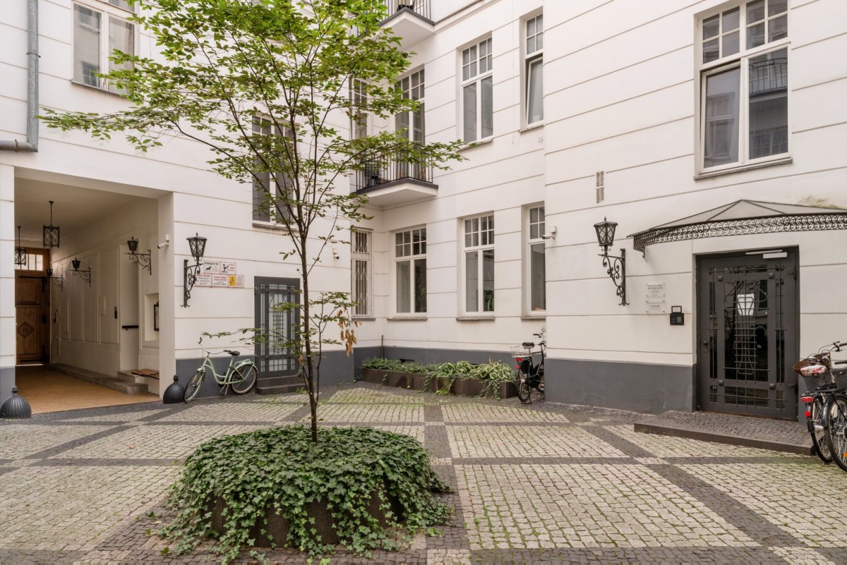 Warszawa · Śródmieście — 23