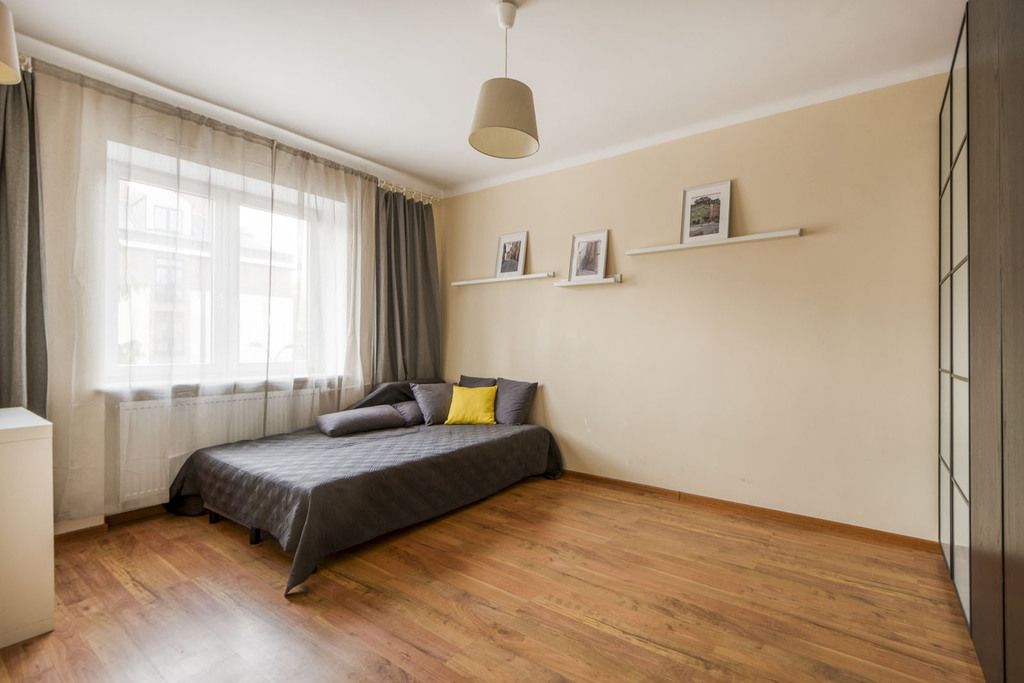 Warszawa · ul. Sapieżyńska — 4