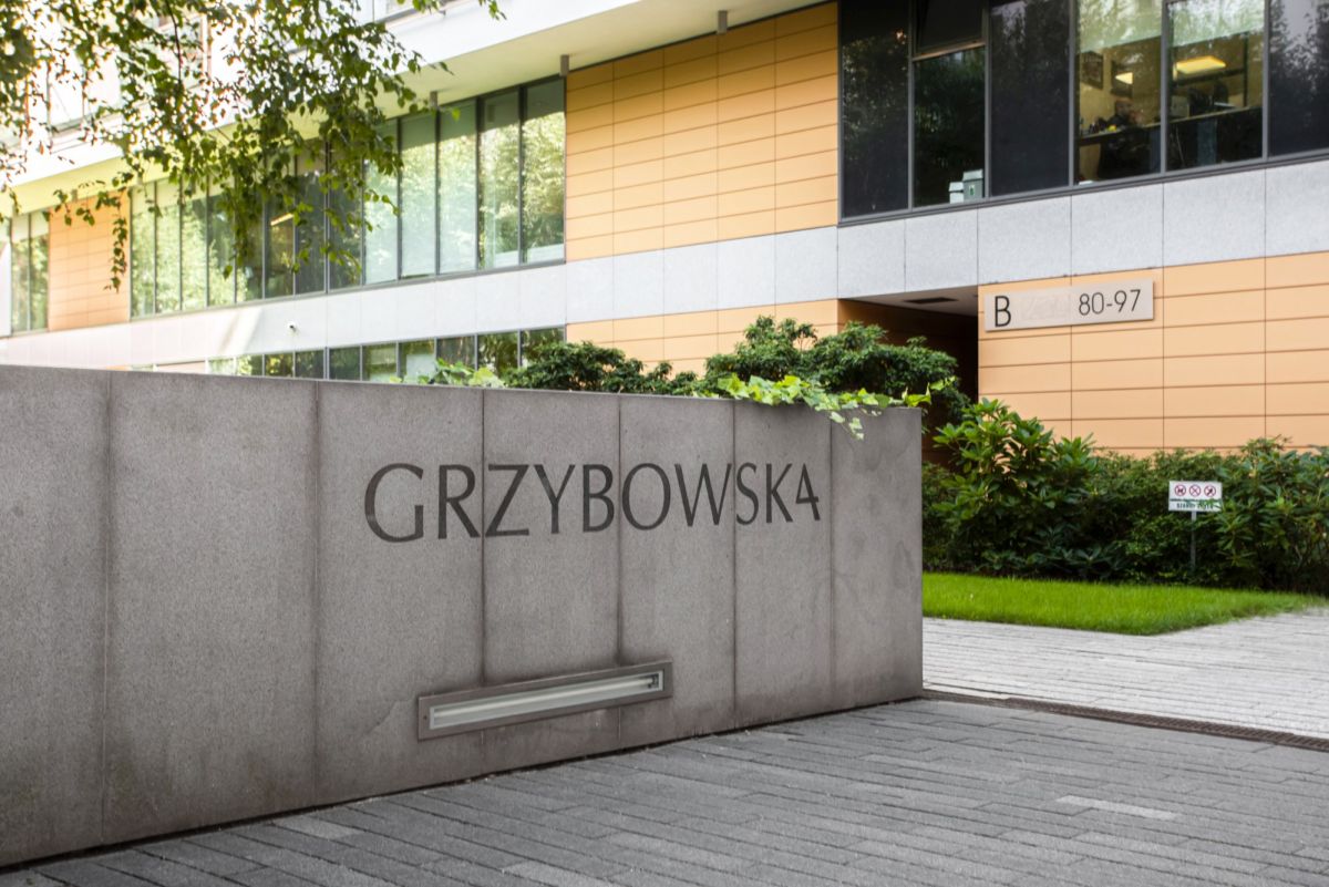 Warszawa · ul. Grzybowska — 12