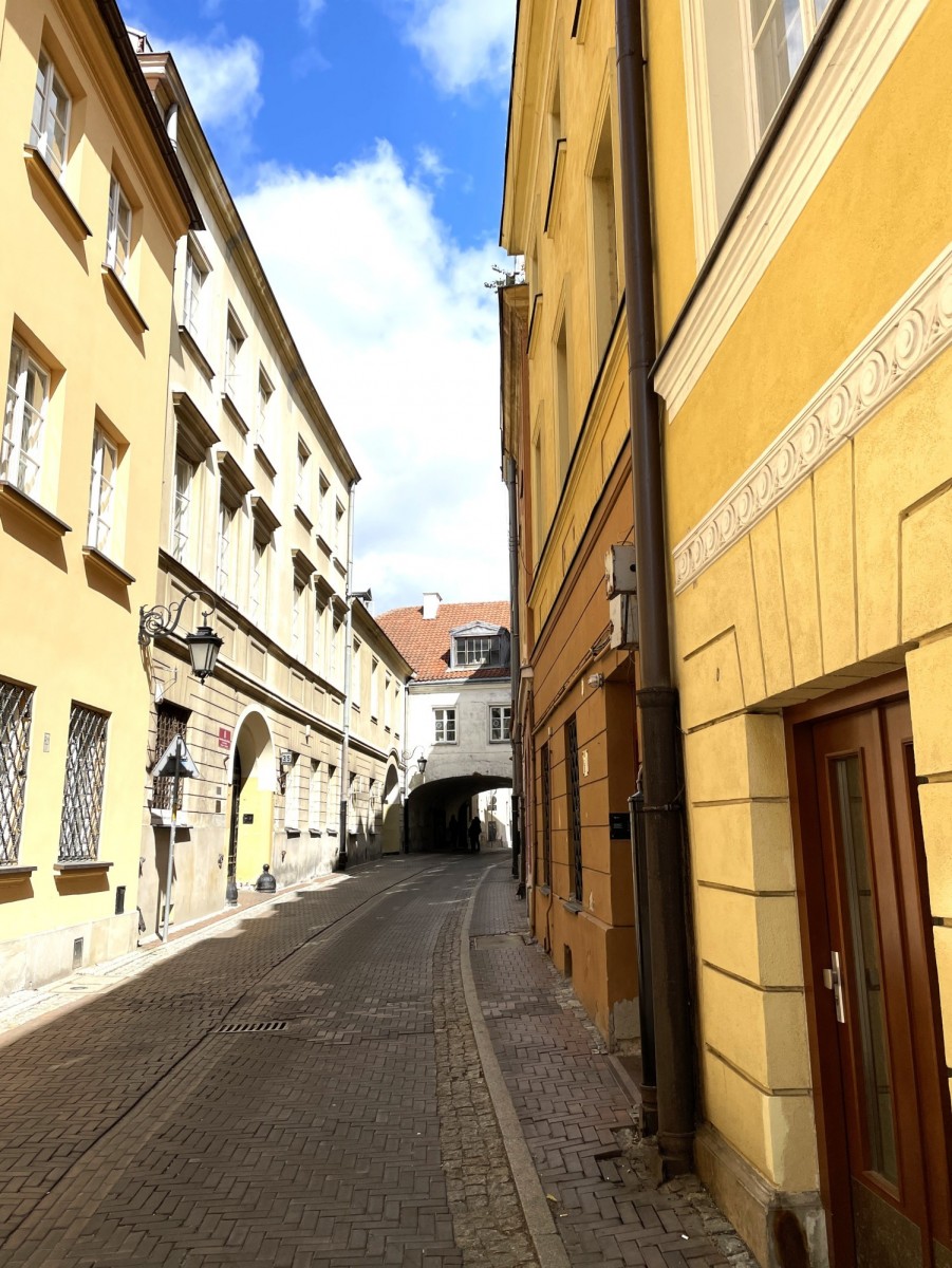 Warszawa · ul. Kozia — 7