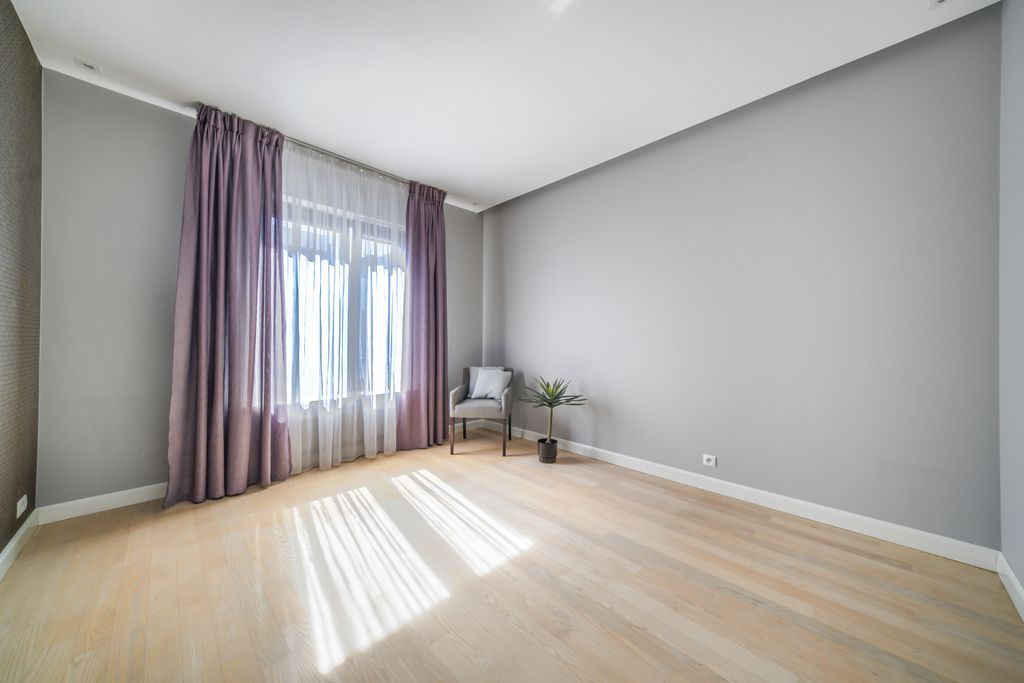 Warszawa · ul. Prymasa Augusta Hlonda — 9