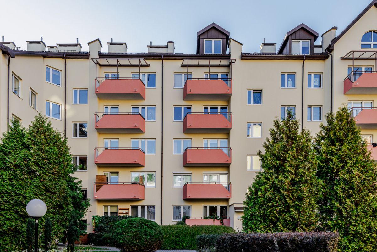 Warszawa · ul. Polnej Róży — 17