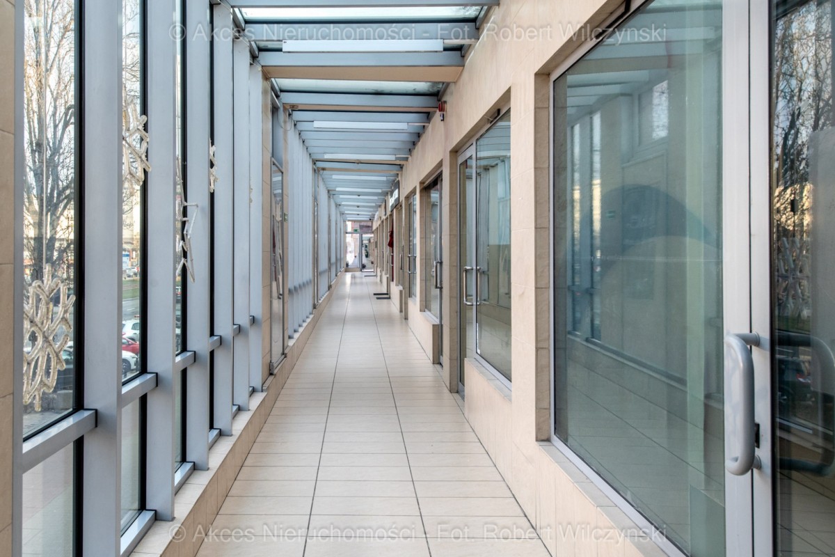 Warszawa · al. Aleja Jana Pawła II — 10