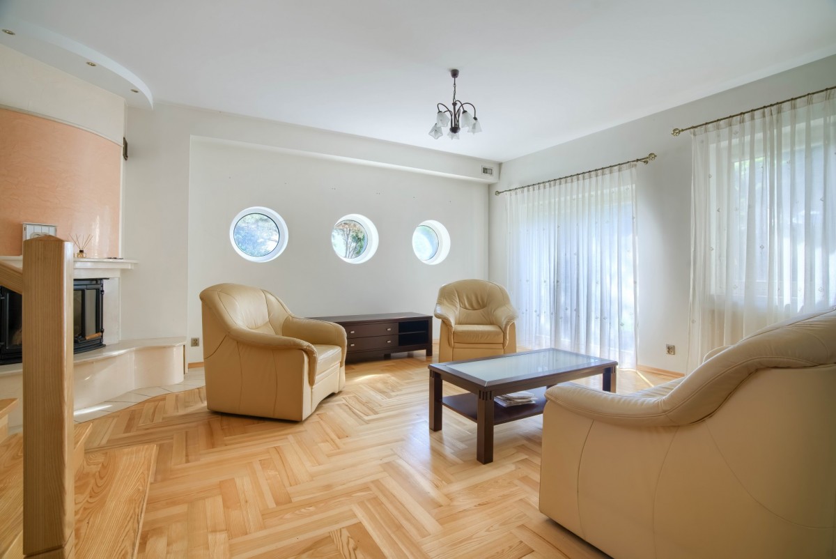 Warszawa · ul. Nad Wisłą — 9