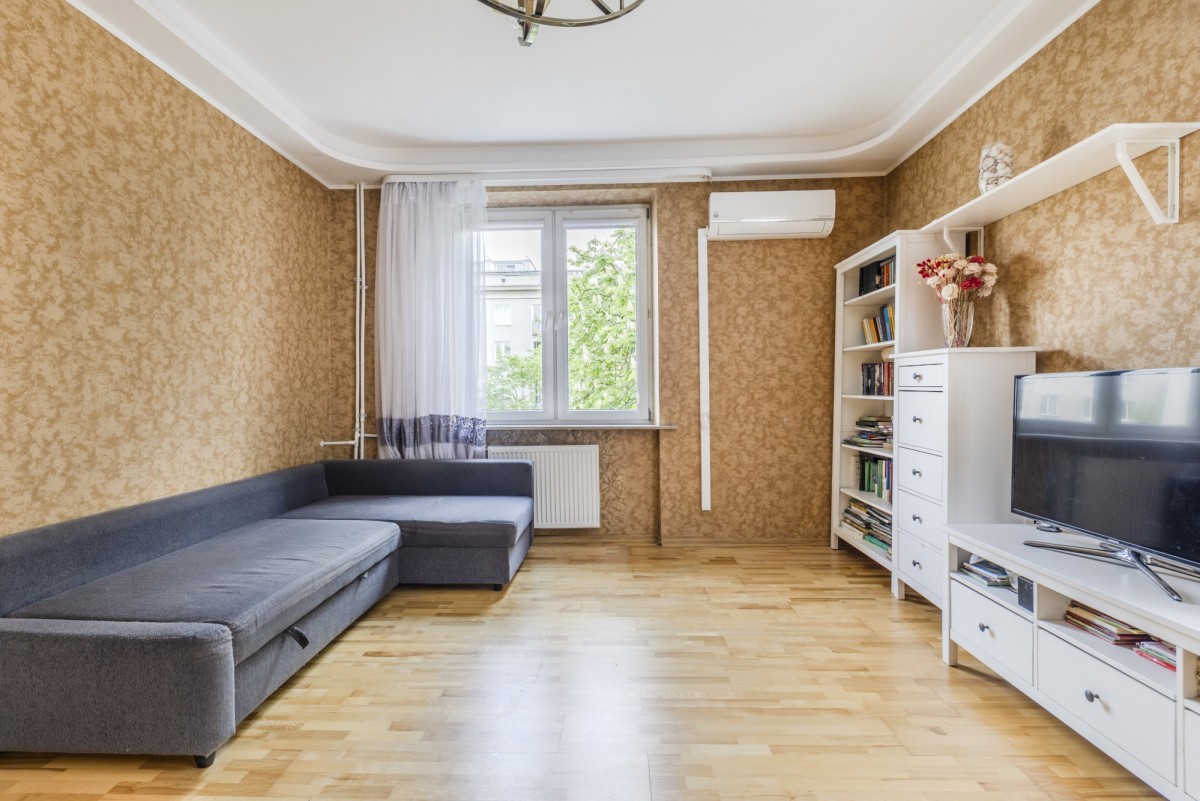 Warszawa · ul. Bertolta Brechta — 16
