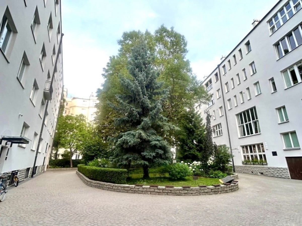 Warszawa · ul. Filtrowa — 27