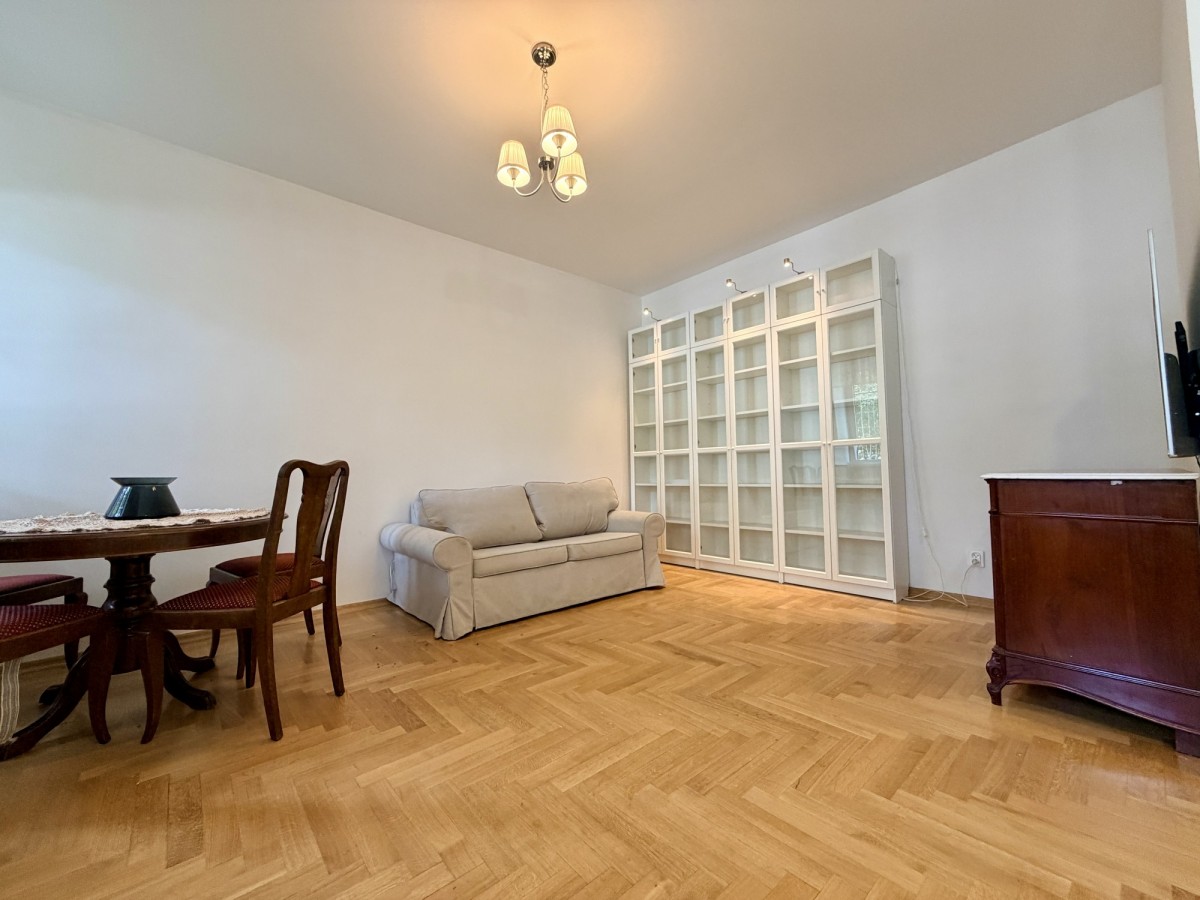 Warszawa · ul. Juliana Ursyna Niemcewicza — 4
