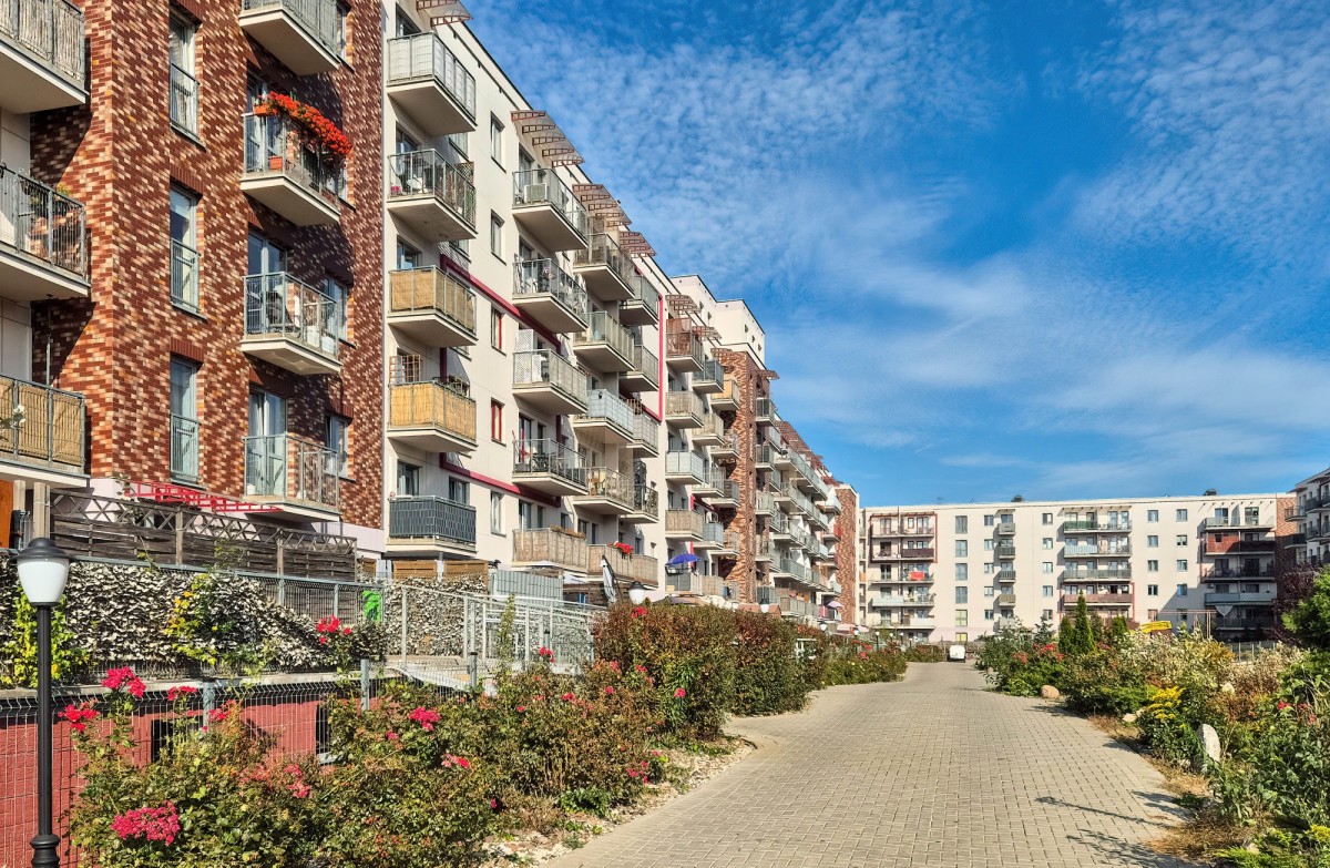 Warszawa · ul. ks. Juliana Chrościckiego — 16