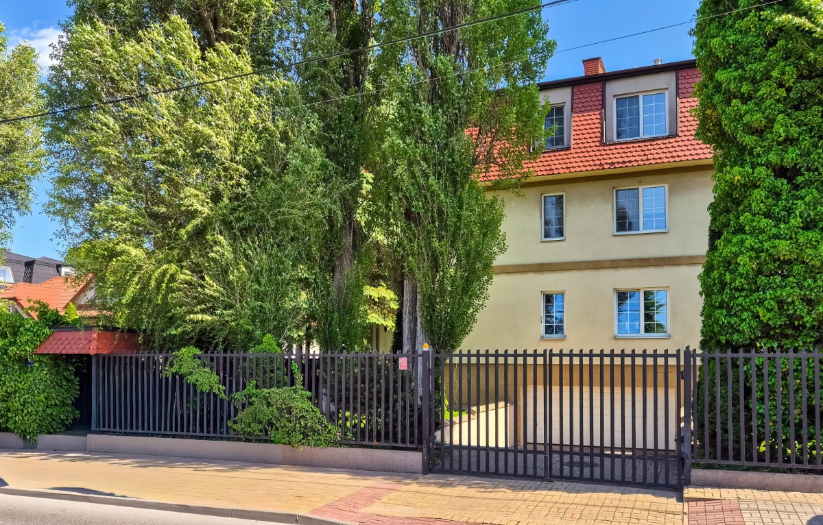 Warszawa · ul. Krasnowolska — 20