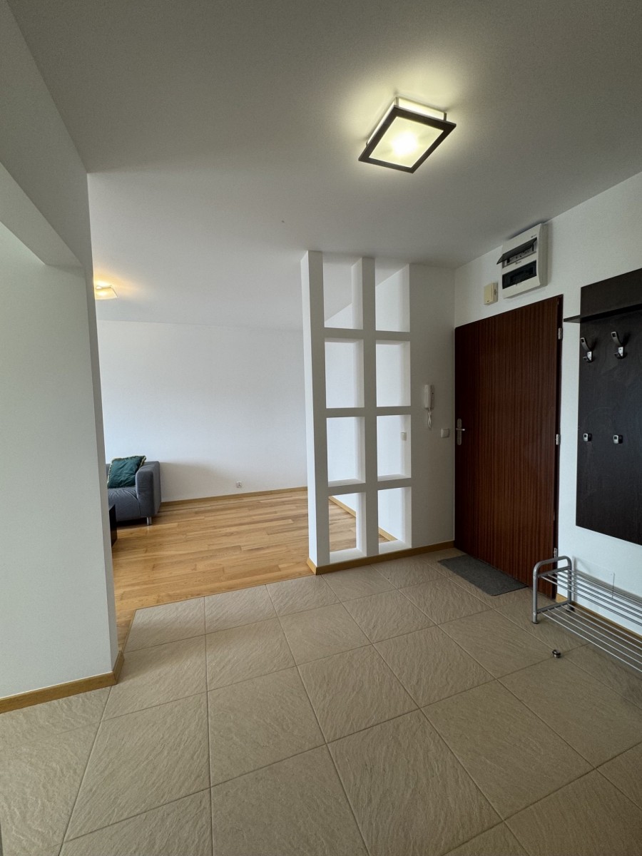 Warszawa · ul. Wilhelma Konrada Roentgena — 8
