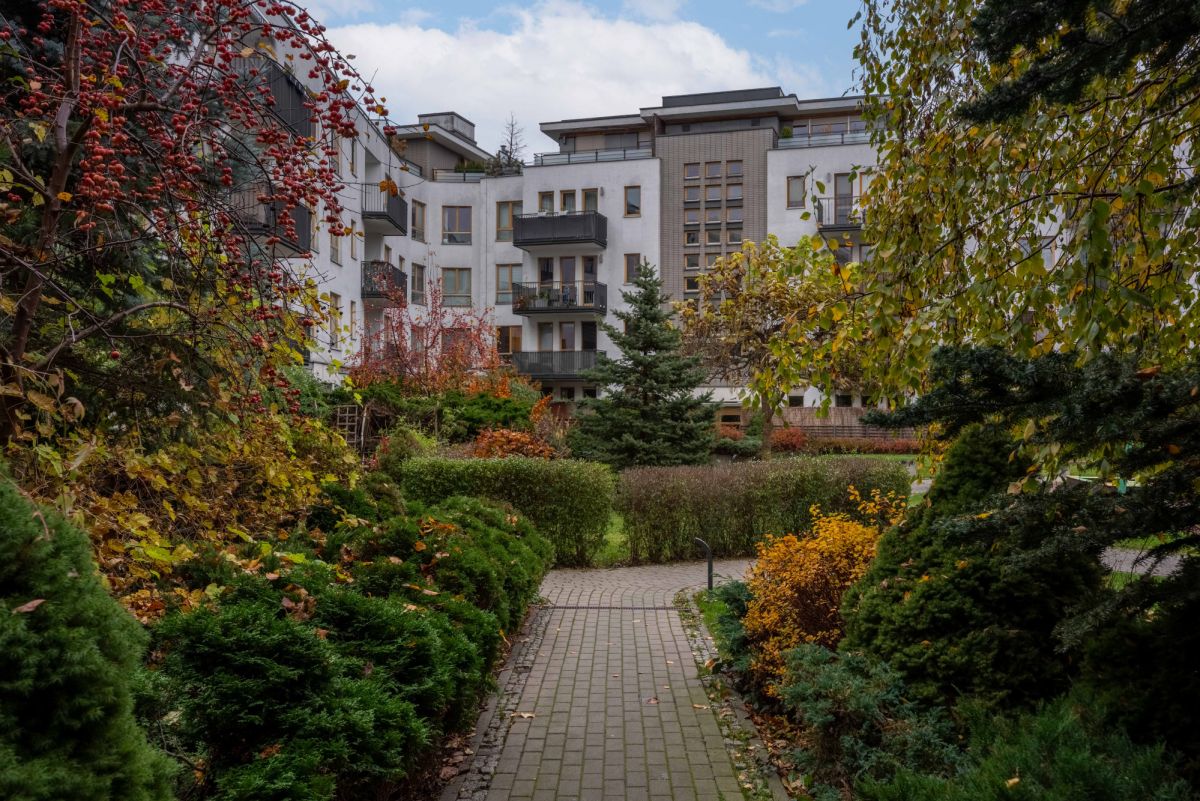 Warszawa · ul. św. Urszuli Ledóchowskiej — 12