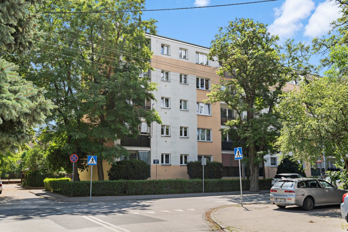 Warszawa · ul. Rakietników — 11