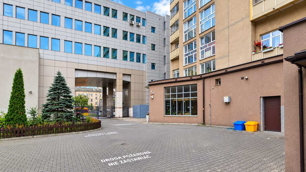Warszawa · ul. Targowa — 12