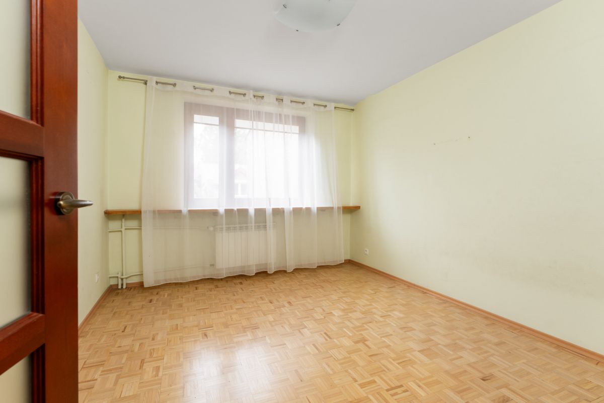 Warszawa · ul. Migdałowa — 13