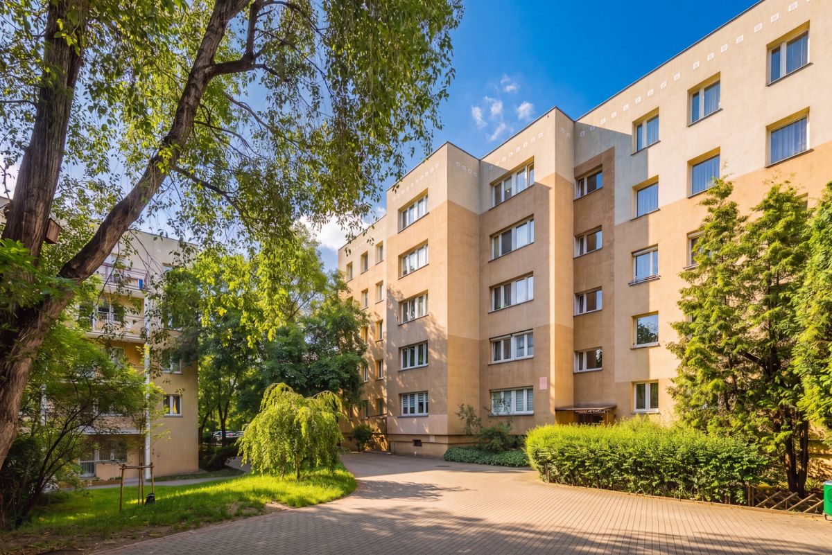 Warszawa · ul. Puszczyka — 16