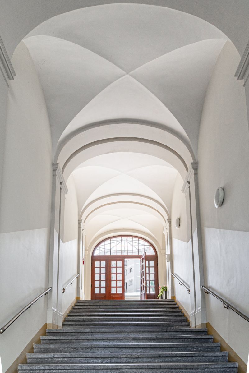 Warszawa · ul. Ludna — 3