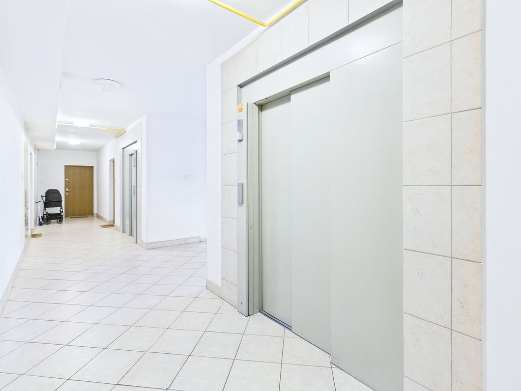 Warszawa · ul. Skoroszewska — 18
