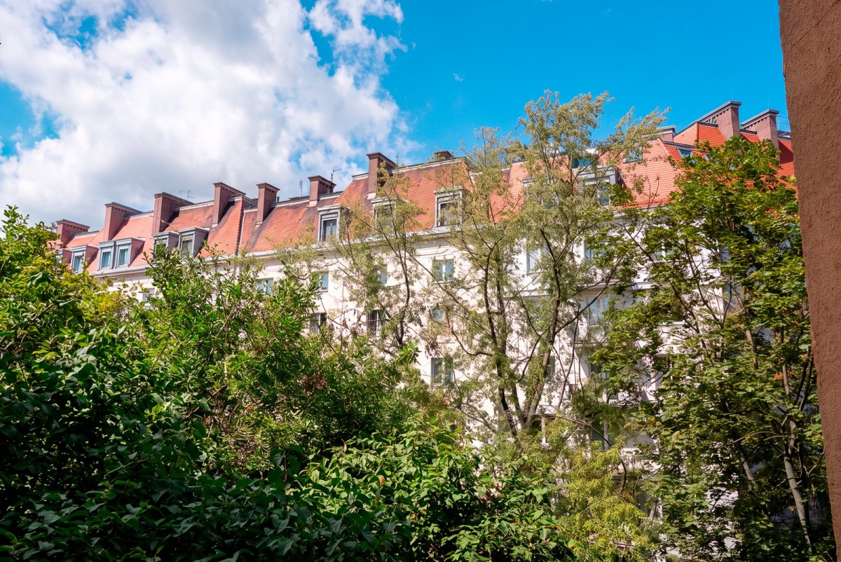 Warszawa · al. Aleja Armii Ludowej — 8