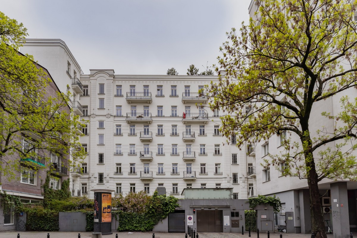 Warszawa · ul. Hoża — 19