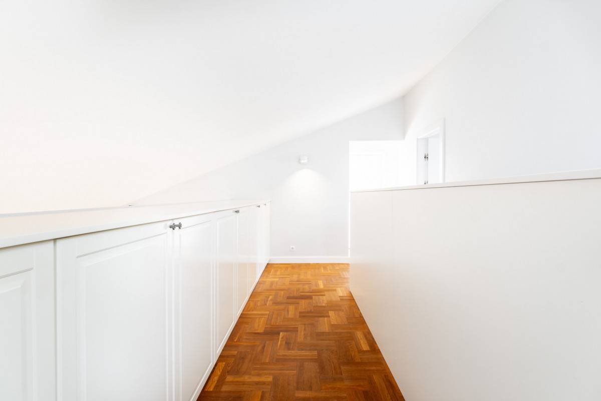 Warszawa · ul. Algierska — 24