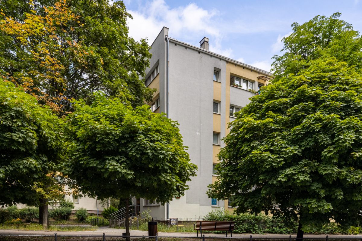 Warszawa · ul. Literacka — 20