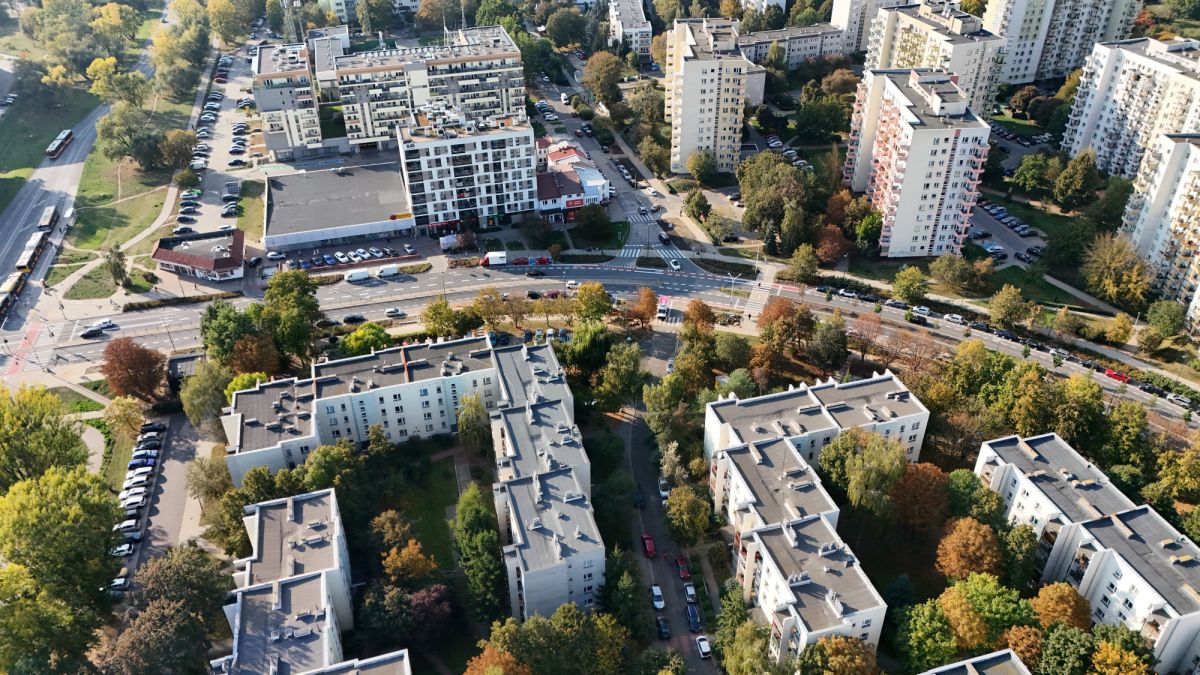 Warszawa · ul. gen. Romana Abrahama — 15