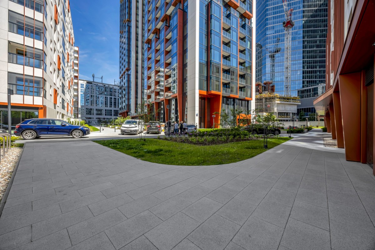Warszawa · ul. Prosta — 23