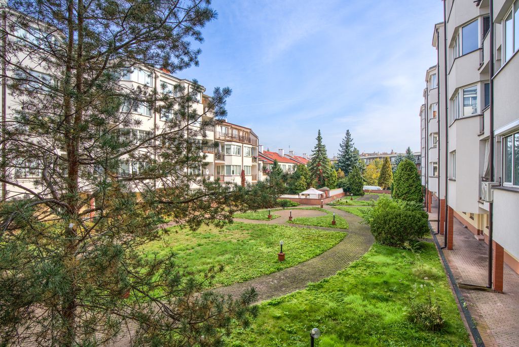 Warszawa · ul. Kosiarzy — 12