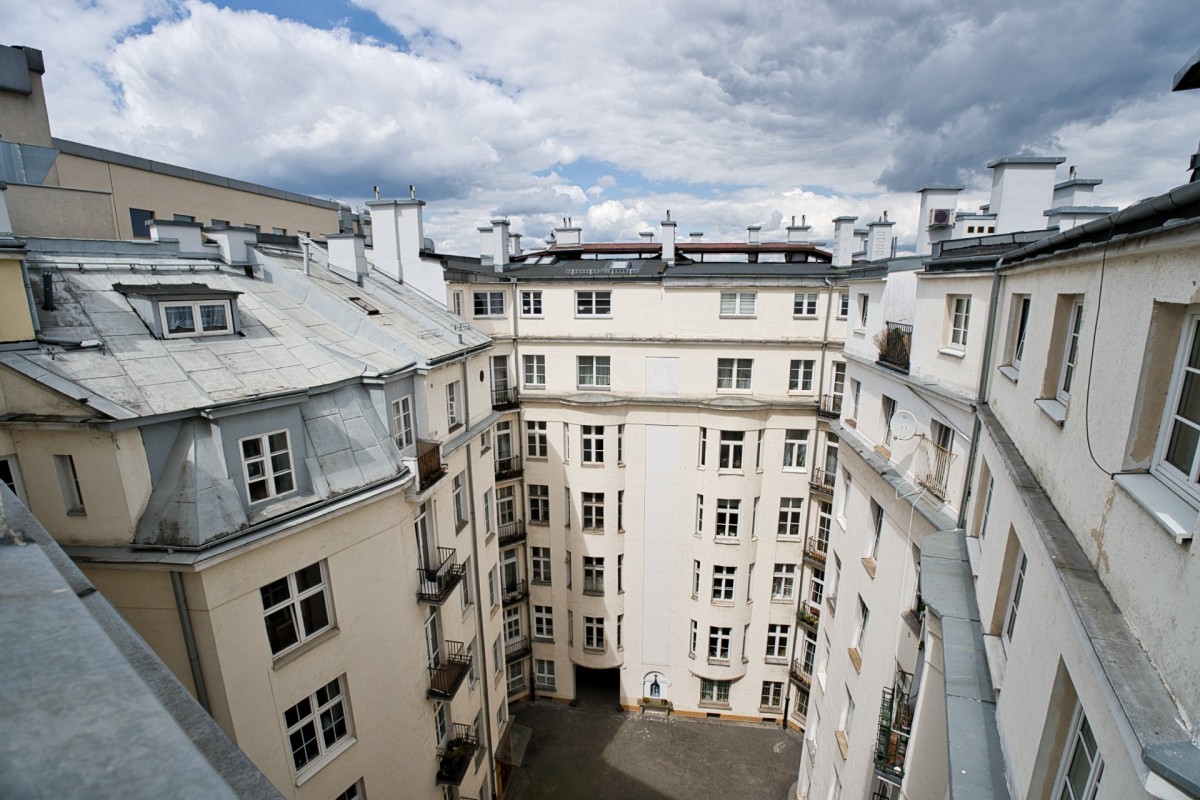 Warszawa · al. 3 Maja — 8