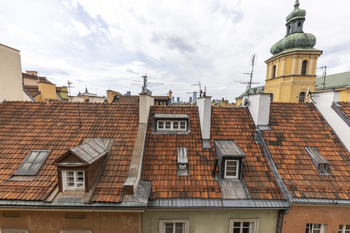 Warszawa · ul. Świętojańska — 4