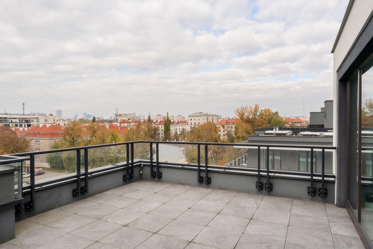 Warszawa · ul. Iwicka — 15