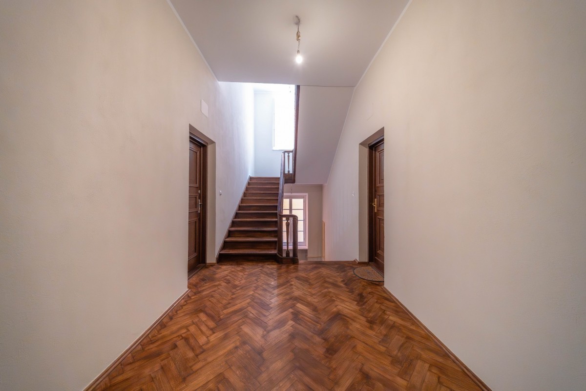 Warszawa · ul. Piwna — 11