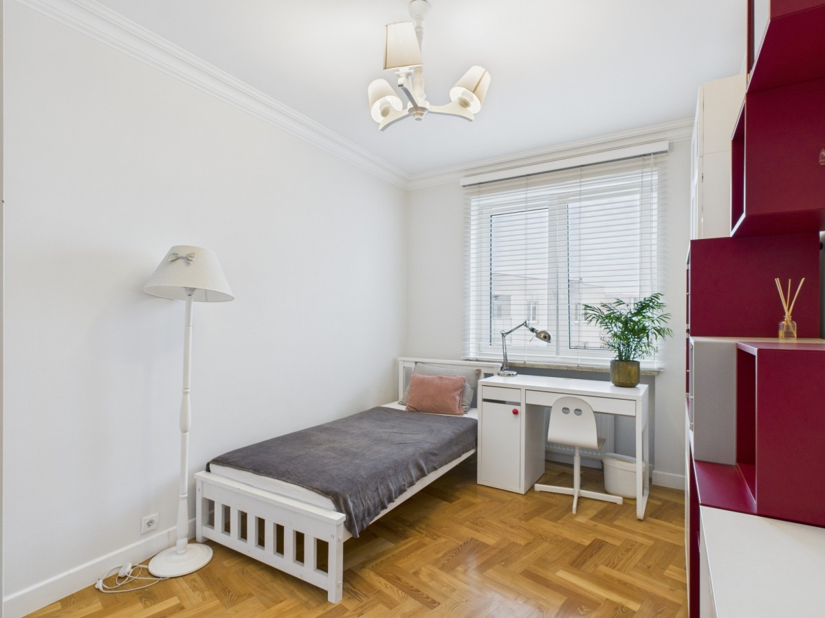 Warszawa · al. Aleja Komisji Edukacji Narodowej — 6