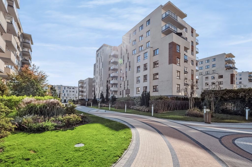 Warszawa · ul. Dzieci Warszawy — 10