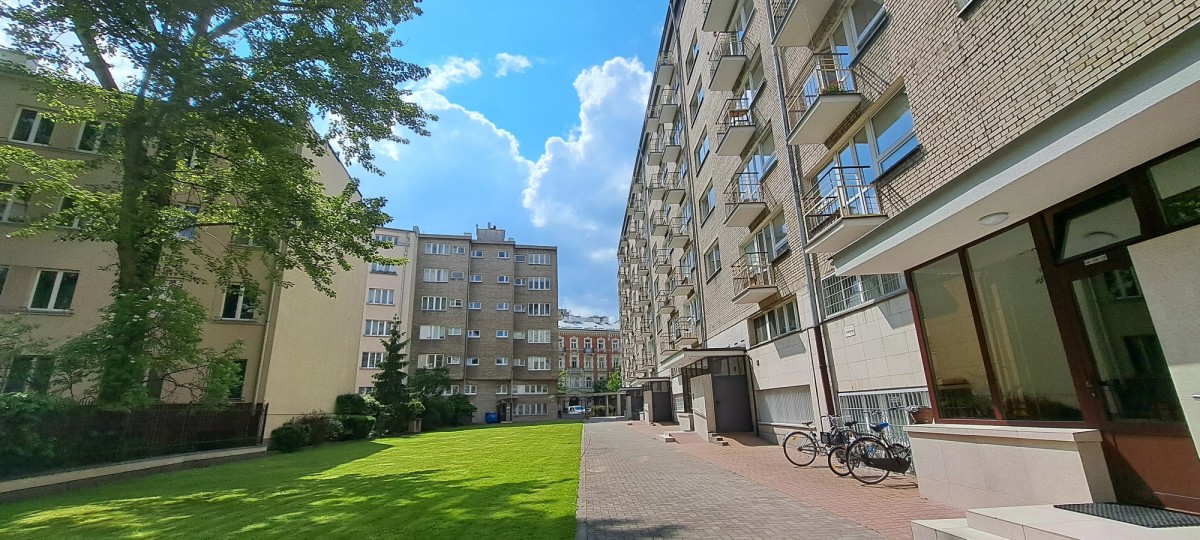 Warszawa · ul. Wiejska — 13