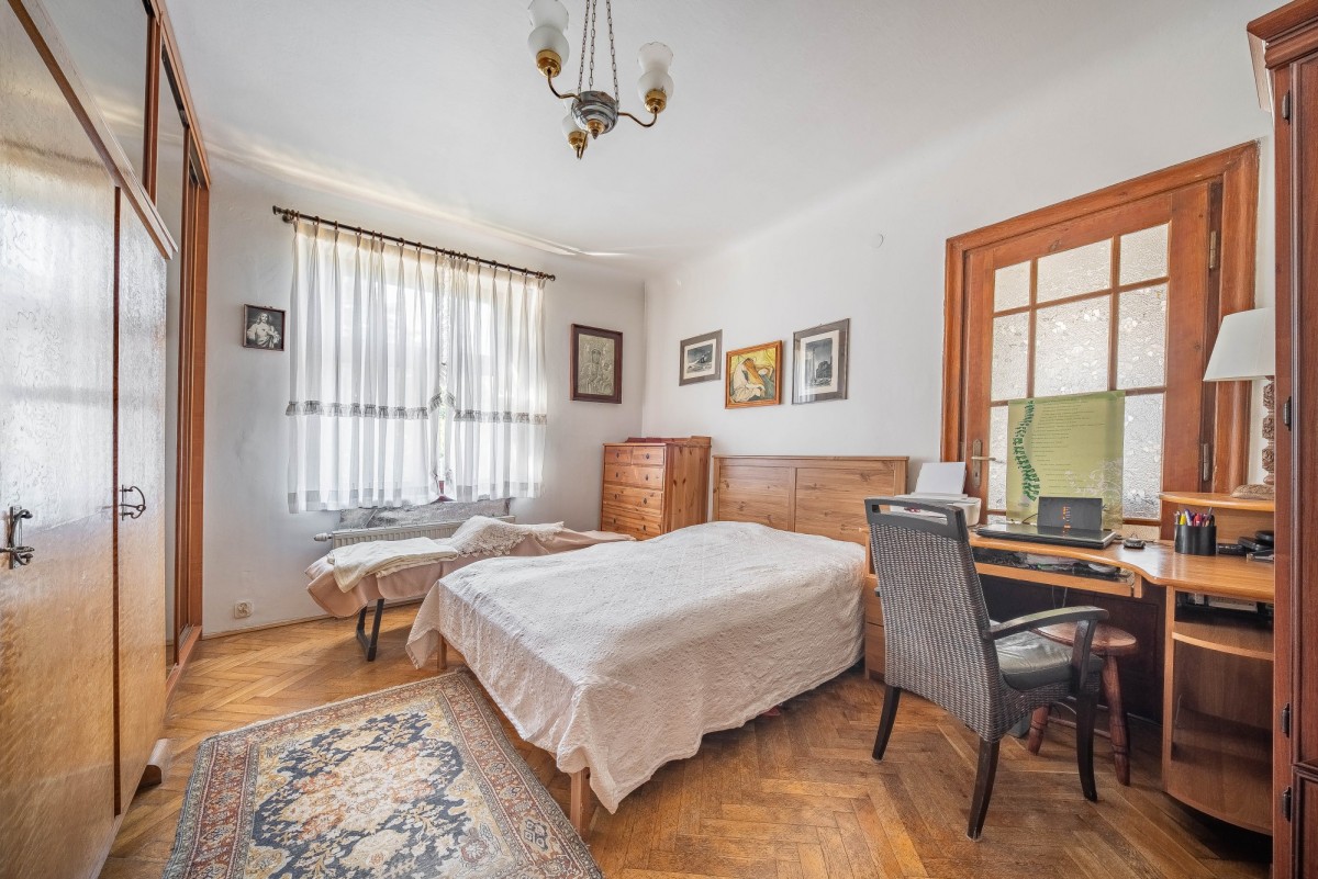 Warszawa · ul. ks. Juliana Chrościckiego — 7