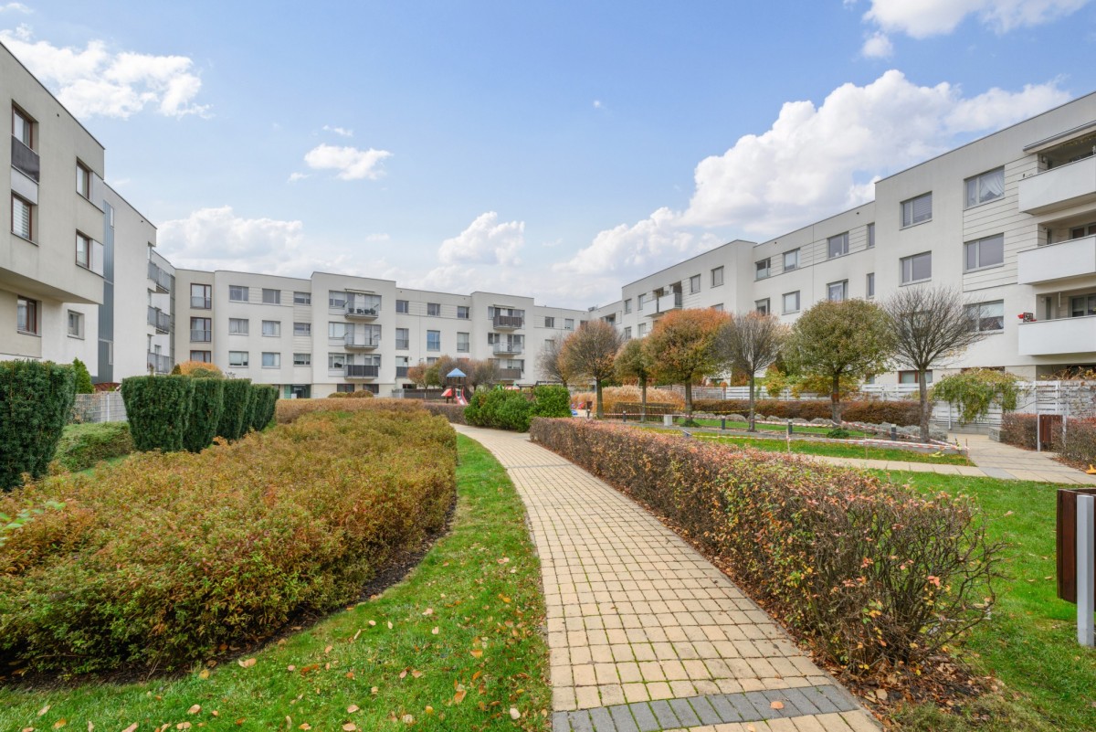 Warszawa · ul. Kazachska — 11